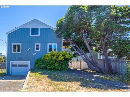 1744 Ne 13th St, Lincoln City, OR, 97367-3523 | Card Image