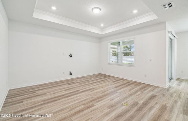 Gathering Room w/Tray Ceiling | Image 7