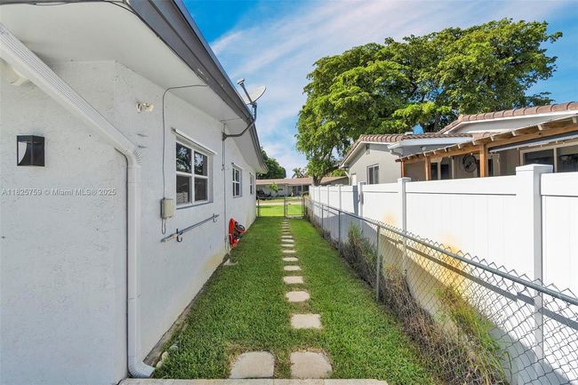 3424 Pierce St, House other with 4 bedrooms, 3 bathrooms and null parking in Hollywood FL | Image 45
