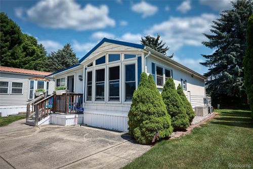 5211 Ben Franklin Dr, Lexington, MI, 48450-9248 | Card Image