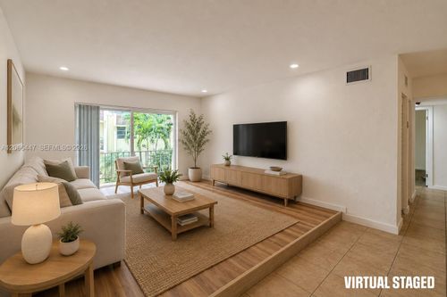 204-ee-13898 Sw 90th Ave, Miami, FL, 33176-9012 | Card Image