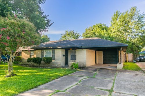 6609 Imogene St, Houston, TX, 77074-7111 | Card Image