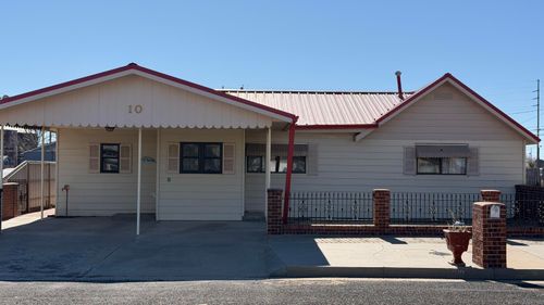 10 Adams St, Clayton, NM, 88415-3107 | Card Image