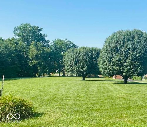 2207 W Robin Rd, Scottsburg, IN, 47170-6858 | Card Image