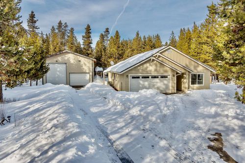 16044 Del Pino Drive, La Pine, OR, 97739 | Card Image