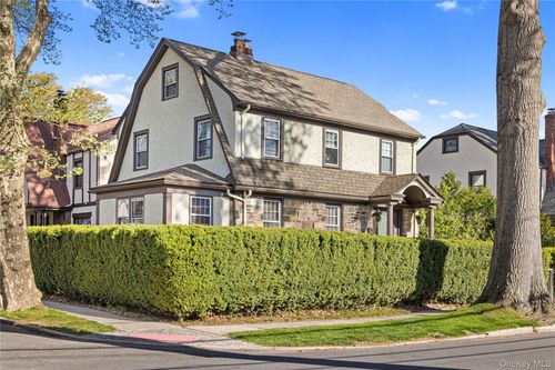 74 Central Pkwy, Mount Vernon, NY, 10552-1925 | Card Image