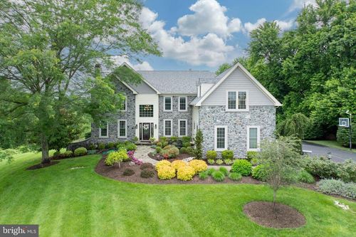 893 Glendale Ln, West Chester, PA, 19382-1828 | Card Image
