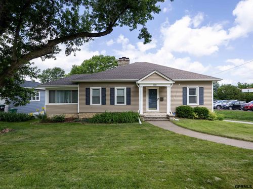118 S 69th St, Omaha, NE, 68132-3318 | Card Image