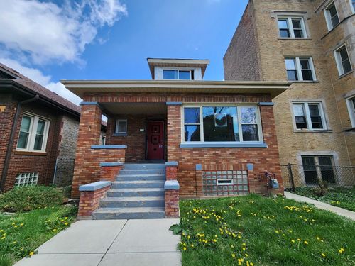 8253 S Throop St, Chicago, IL, 60620-3935 | Card Image