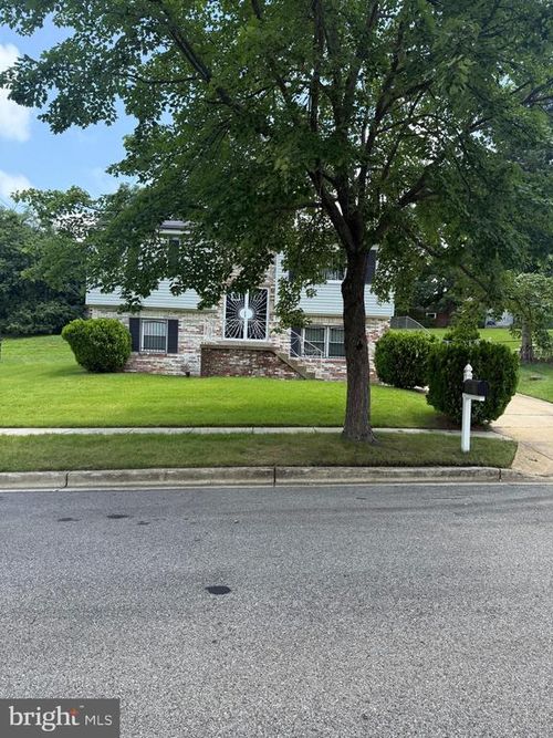 3004 Great Oak Dr, District Heights, MD, 20747-2719 | Card Image