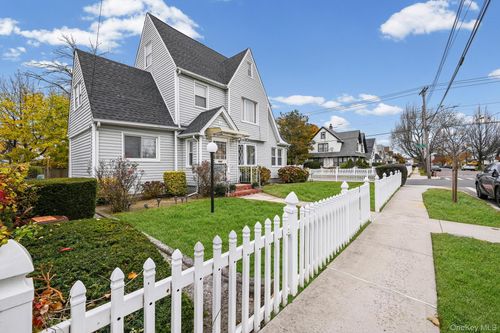 188 Lewiston Ave, Saint Albans, NY, 11412-2337 | Card Image