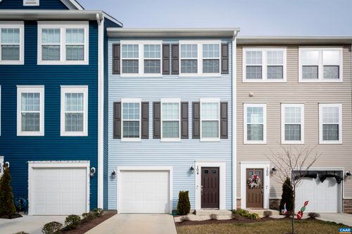 104 Mapleshire Ct, WAYNESBORO, VA, 22980-1828 | Card Image