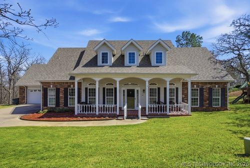 3813 S Rolling Oaks Drive, Tulsa, OK, 74107 | Card Image