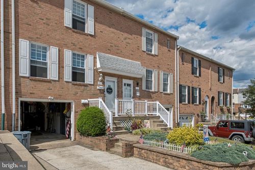 221 Hickory Hill Rd, PHILADELPHIA, PA, 19154-4327 | Card Image