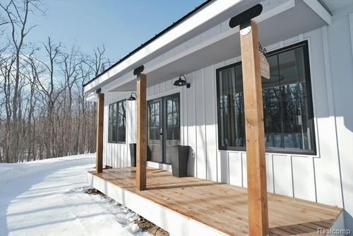 4037 S Pleasantview Rd, Harbor Springs, MI, 49740-8725 | Card Image