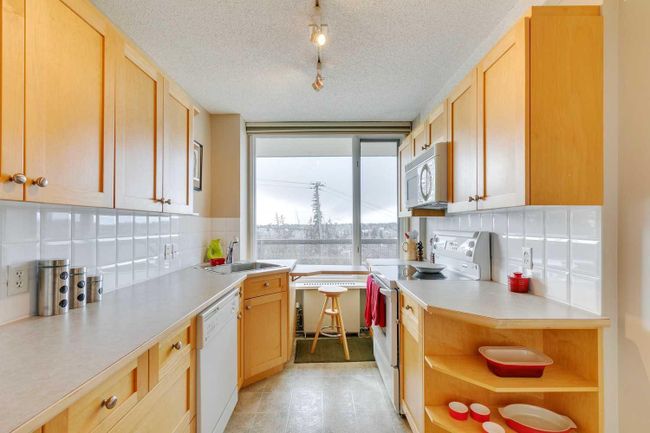 307 - 3339 Rideau Place Sw, Home with 2 bedrooms, 1 bathrooms and 1 parking in Calgary AB | Image 7