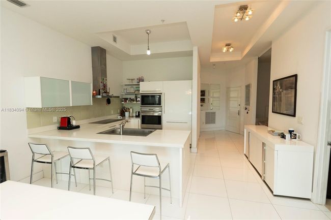 1-TH403 - 150 Sunny Isles Blvd, Townhouse with 3 bedrooms, 2 bathrooms and null parking in Sunny Isles Beach FL | Image 4