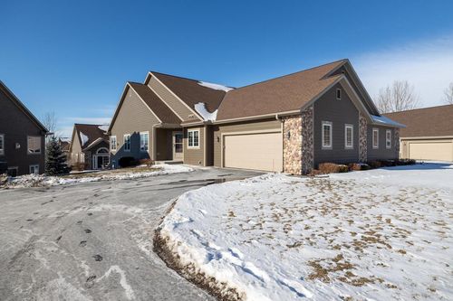 282 Lower Woodford Circle, West Bend, WI, 53090 | Card Image