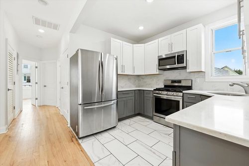 23 Randolph Ave, Jersey City, NJ, 07305-4311 | Card Image