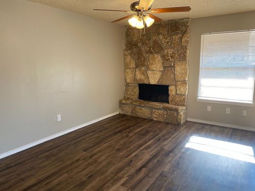 c-1608 Sun Valley Dr, Cleburne, TX, 76033-7804 | Card Image