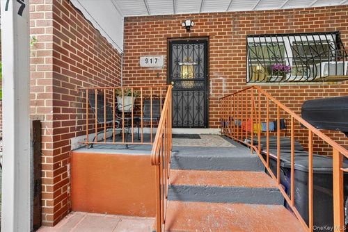 917 Fox St, Bronx, NY, 10459-4304 | Card Image