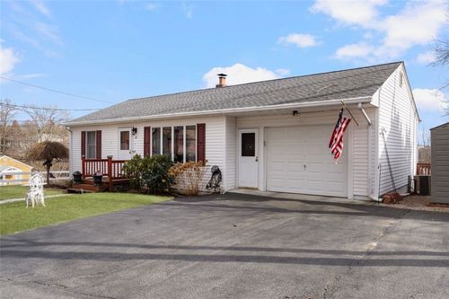 4 Aberdeen Street, West Warwick, RI, 02893 | Card Image