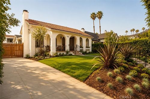 1519 Courtney Ave, LOS ANGELES, CA, 90046-2716 | Card Image