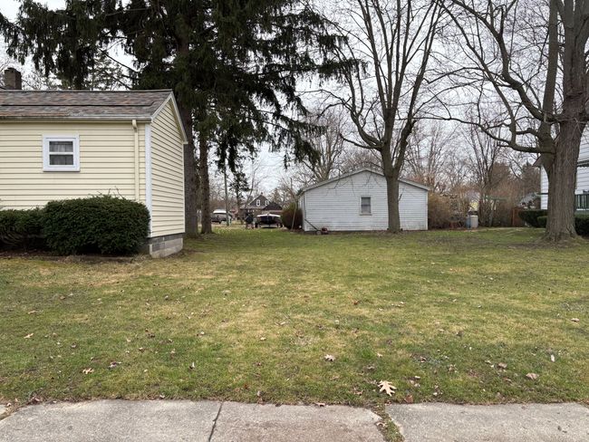 947 Waterloo St, House other with 2 bedrooms, 1 bathrooms and null parking in Saint Clair MI | Image 15