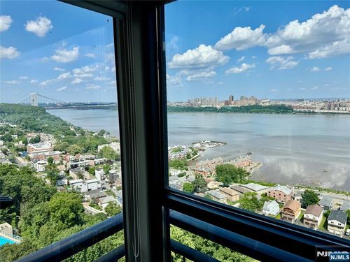 1 Horizon Rd, Fort Lee, NJ, 07024-6502 | Card Image