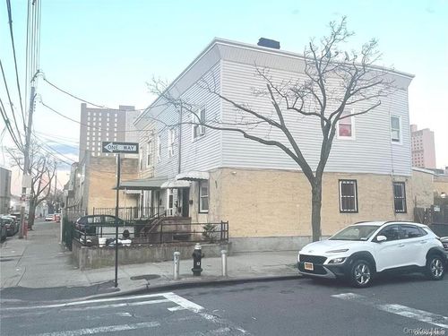 14402 91st Ave, Jamaica, NY, 11435-4303 | Card Image