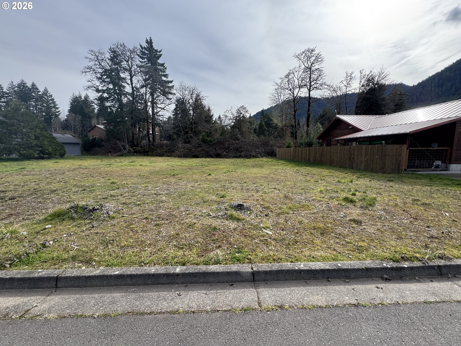 Land in Oakridge 2