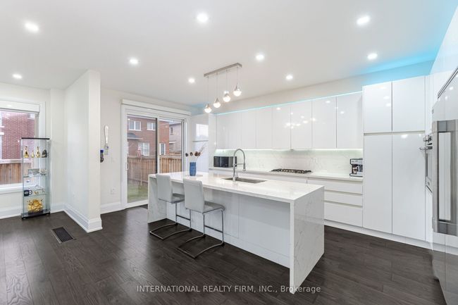 89 Parity Rd, House other with 6 bedrooms, 6 bathrooms and 4 parking in Brampton ON | Image 10