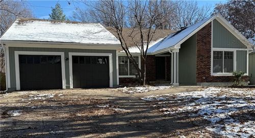 707 Sw Savannah Dr, Lee's Summit, MO, 64081-2368 | Card Image