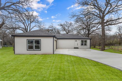 153 Avondale Ave, Azle, TX, 76020-3901 | Card Image