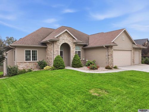 2439 Emily Ln, Lincoln, NE, 68512-9586 | Card Image