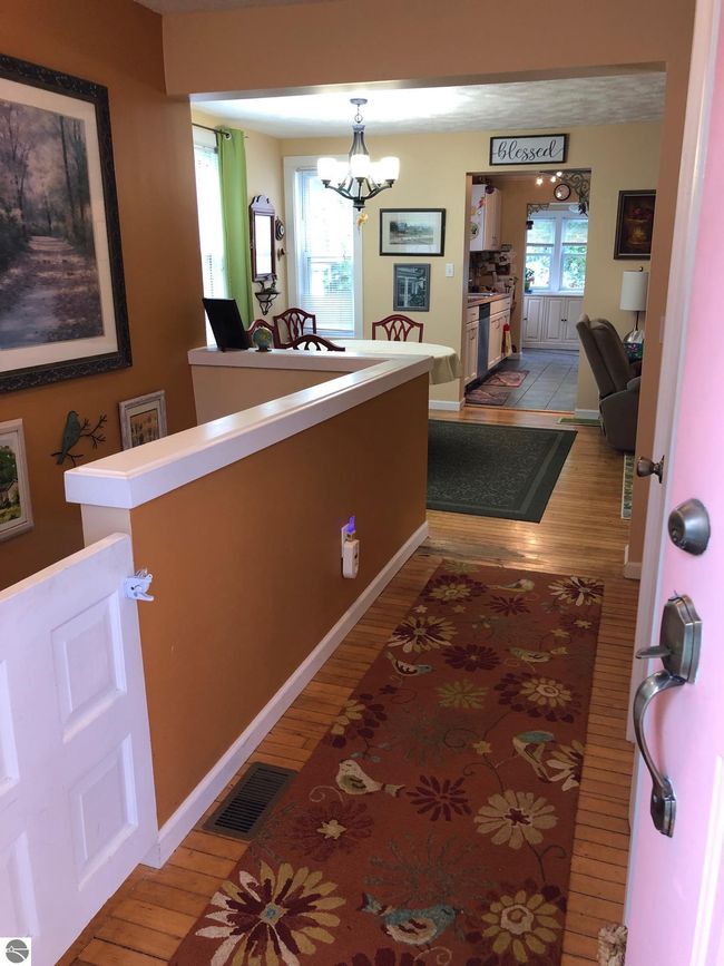 609 Cedar St, House other with 2 bedrooms, 2 bathrooms and null parking in Elk Rapids MI | Image 6