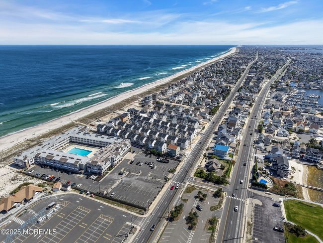6 Shell Rd, Condo with 2 bedrooms, 3 bathrooms and 2 parking in Mantoloking NJ | Image 47