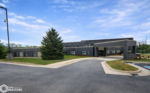 110 Rocksylvania Ave, Iowa Falls, IA, 50126-2406 | Card Image