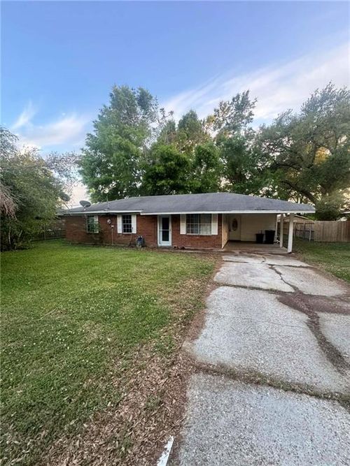 203 Madeline St, Tallulah, LA, 71282-4320 | Card Image