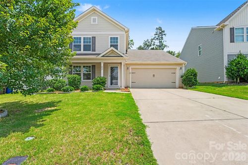 204 Hidden Lakes Rd, Statesville, NC, 28677-8741 | Card Image