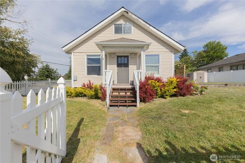 226 N 5th St, Mount Vernon, WA, 98273-3371 | Card Image
