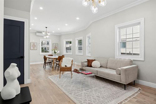 house-318 E 16 Street, New York, NY, 11226 | Card Image