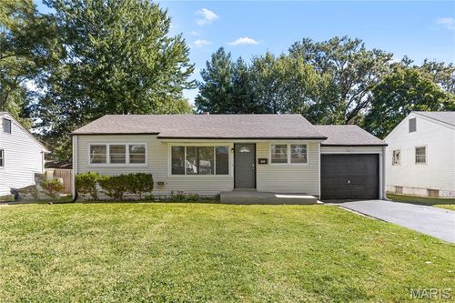 820 Saint Brendan Ln, Florissant, MO, 63031-6906 | Card Image