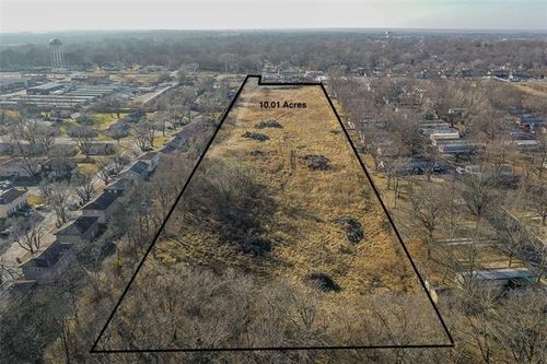 301 Scott Ave, Belton, MO, 64012-2033 | Card Image