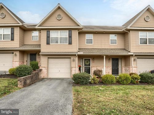 8 Brook Side Dr, Carlisle, PA, 17013-4462 | Card Image