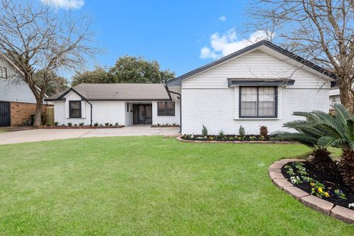 322 E Edgebrook Dr, Houston, TX, 77034-1404 | Card Image