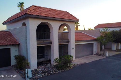 5908 N Placita Del Conde, Tucson, AZ, 85718-4314 | Card Image
