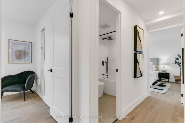 808 - 820 Burnhamthorpe Rd, Condo with 3 bedrooms, 2 bathrooms and 1 parking in Etobicoke ON | Image 23