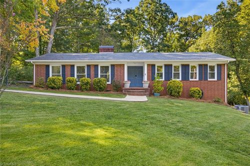 628 Kennedy Country Dr, Asheboro, NC, 27205-7853 | Card Image