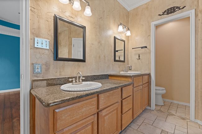 124 Bent Tree Trl, House other with 3 bedrooms, 2 bathrooms and null parking in Burleson TX | Image 17